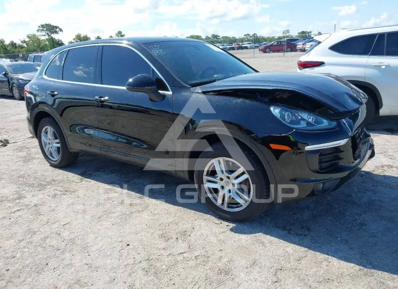 2016 Porsche Cayenne photo