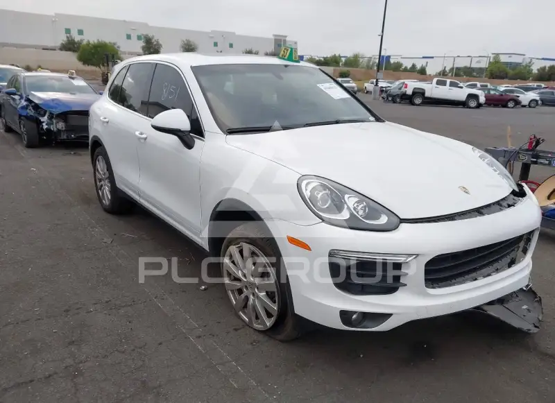 2016 Porsche Cayenne photo