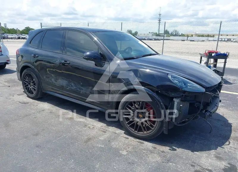 2016 Porsche Cayenne photo