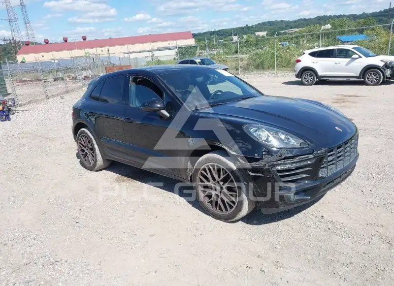 2016 Porsche MACAN photo