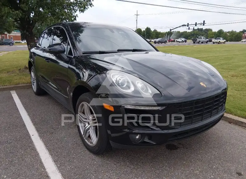 2016 Porsche MACAN photo