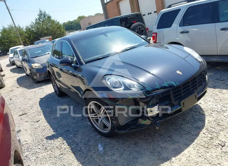 2016 Porsche MACAN photo