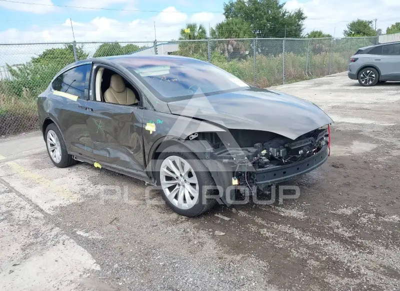 2016 Tesla Model X фото