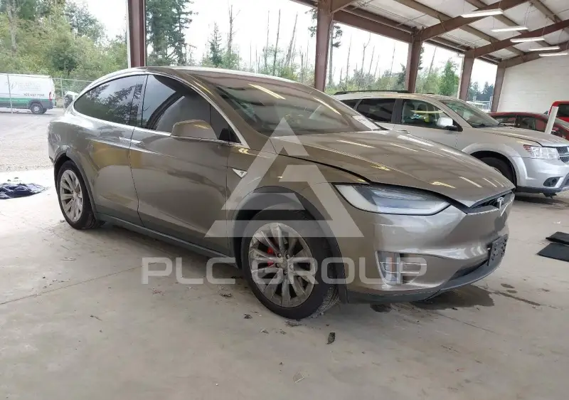 2016 Tesla Model X фото