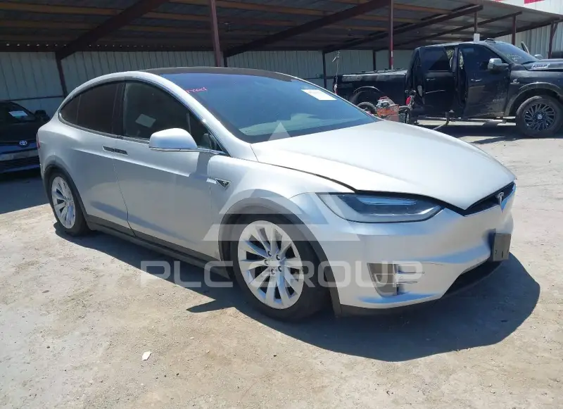 2016 Tesla Model X фото