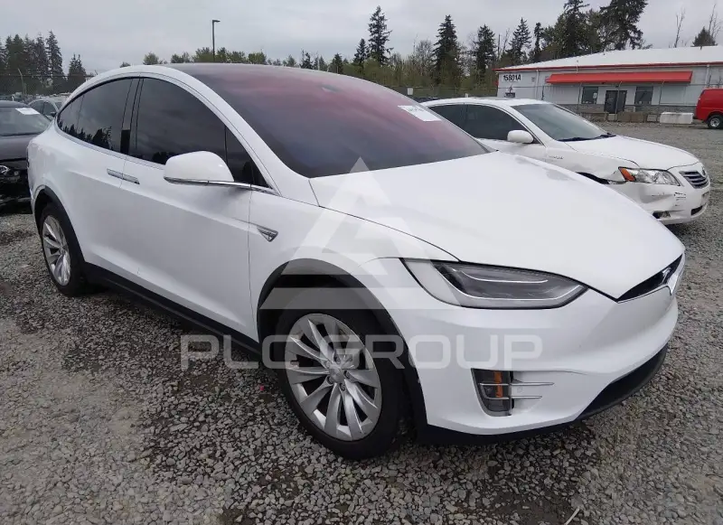 2016 Tesla Model X photo