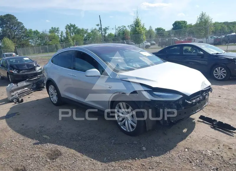 2016 Tesla Model X фото
