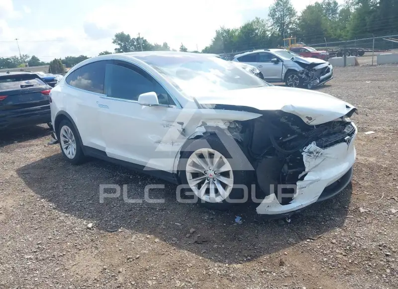 2016 Tesla Model X фото