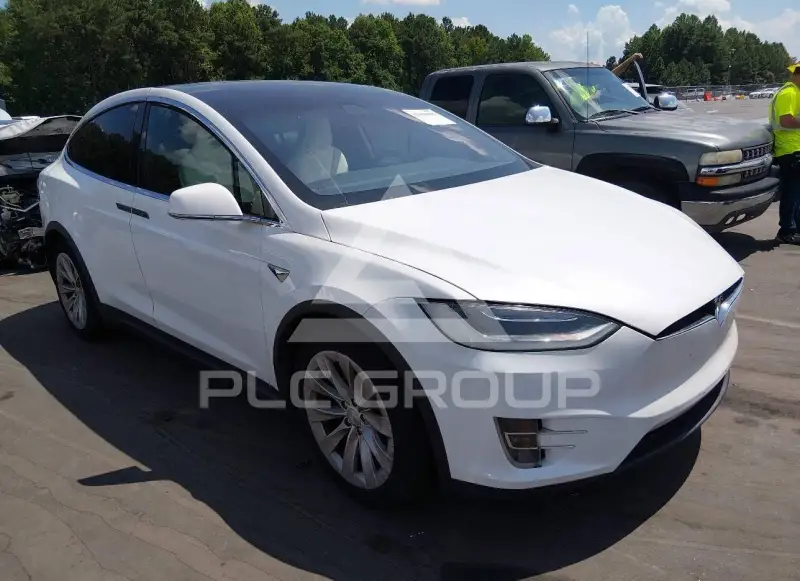 2016 Tesla Model X фото
