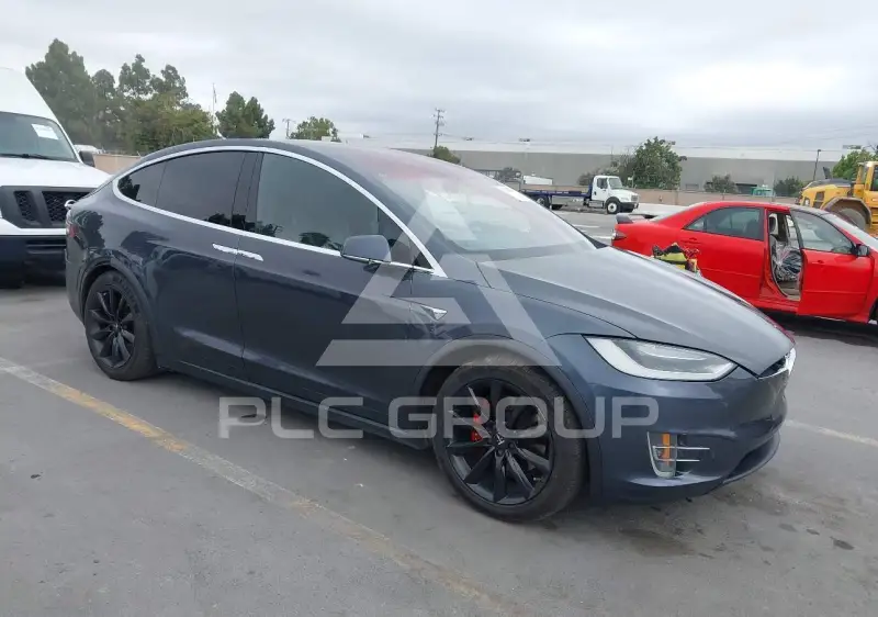 2016 Tesla Model X фото
