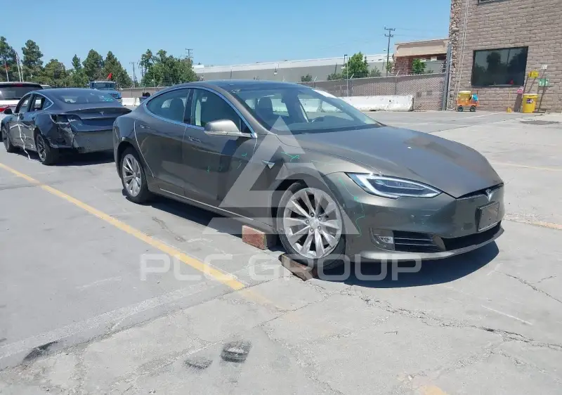 2016 Tesla Model S фото