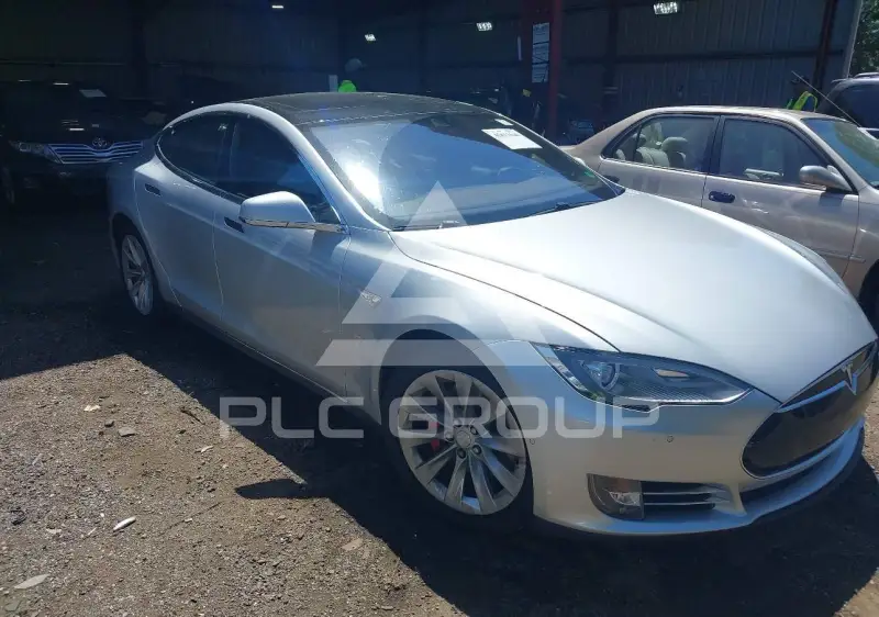2016 Tesla Model S photo