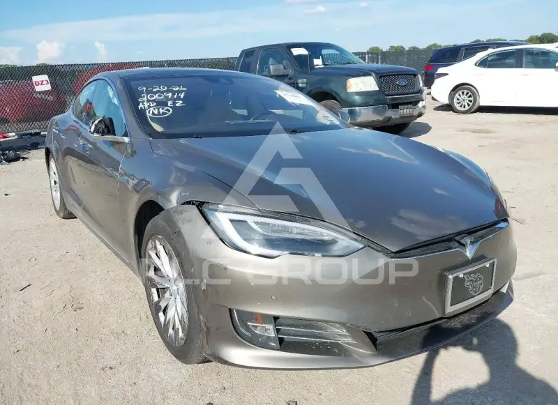 2016 Tesla Model S фото
