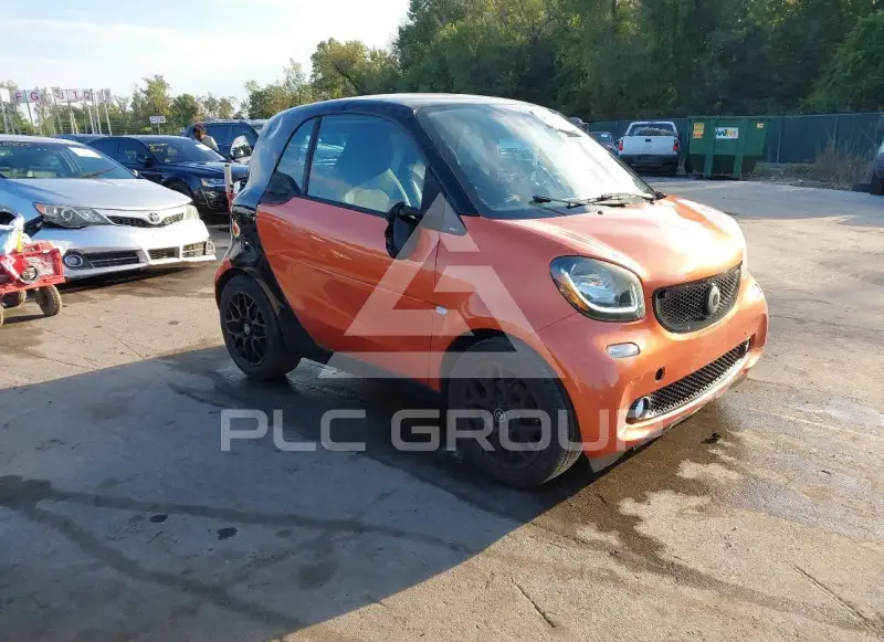 2016 Smart FORTWO photo
