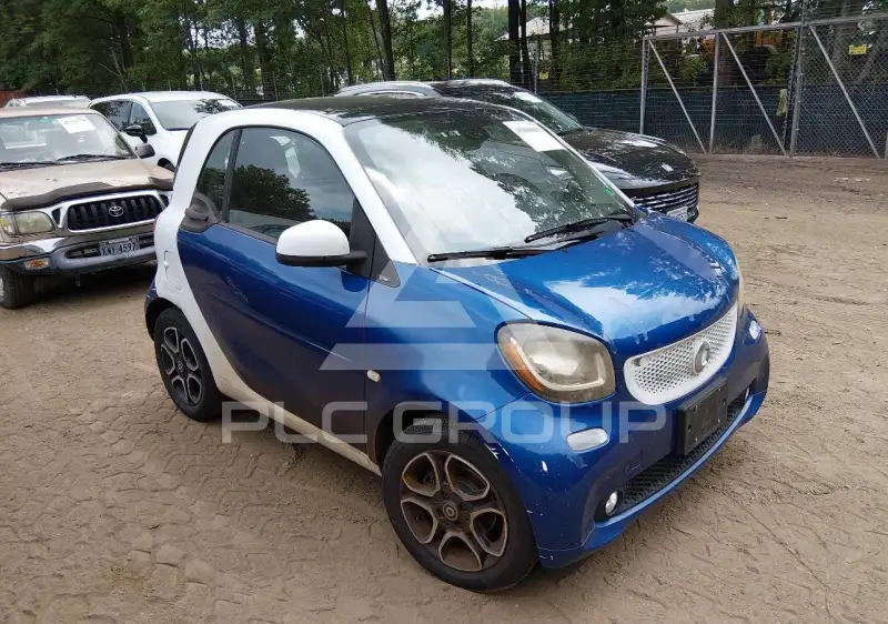 2016 Smart FORTWO photo