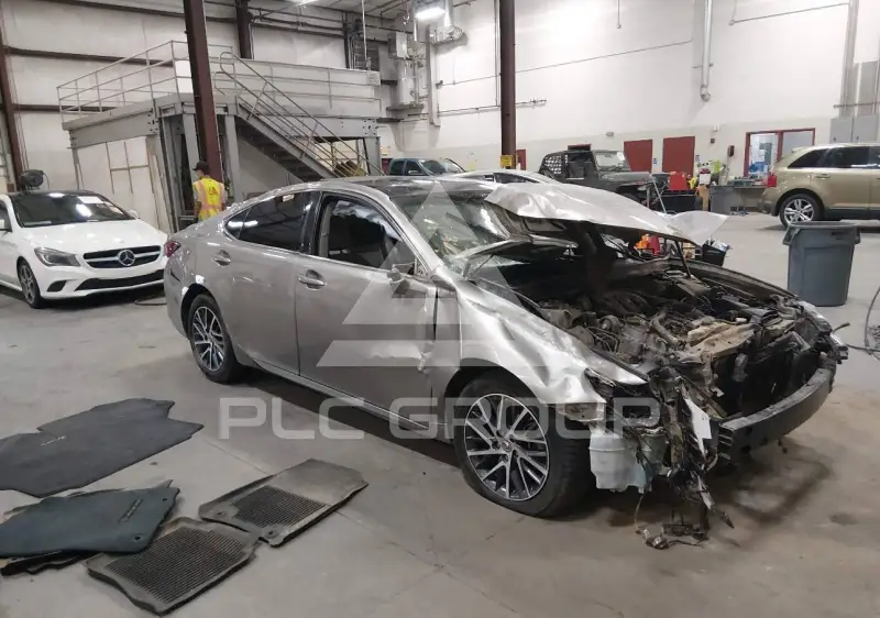 2016 Lexus ES350 фото