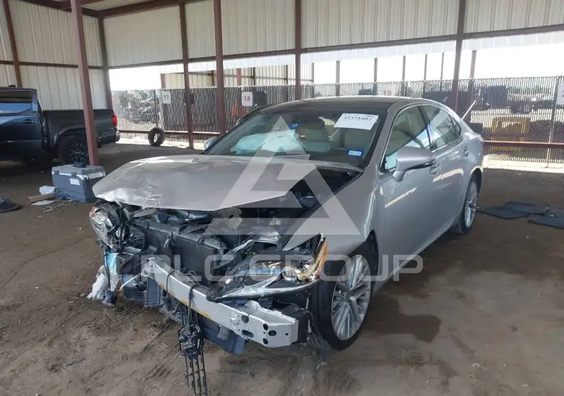 2016 Lexus ES350 photo