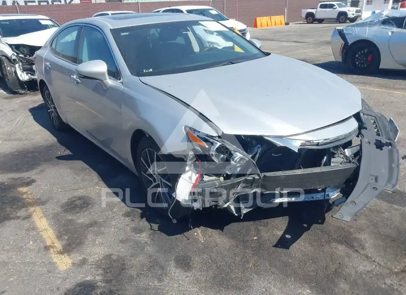 2016 Lexus ES350 photo