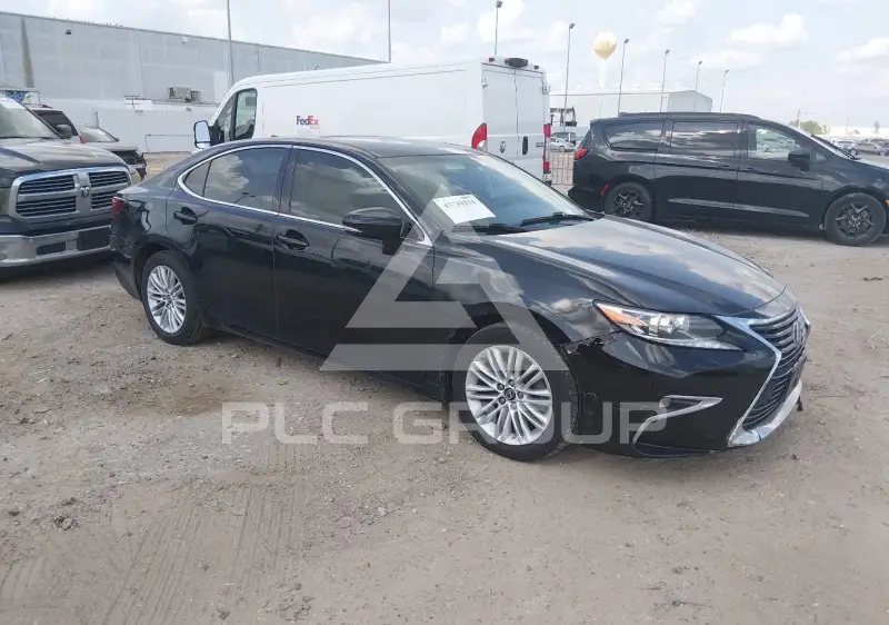 2016 Lexus ES350 photo