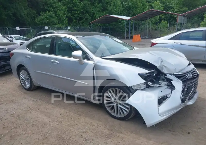 2016 Lexus ES350 photo