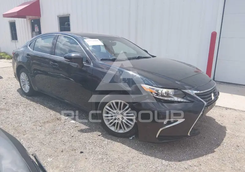 2016 Lexus ES350 photo