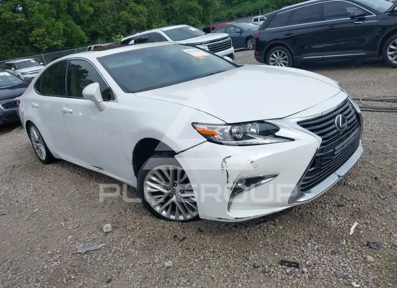 2016 Lexus ES350 photo