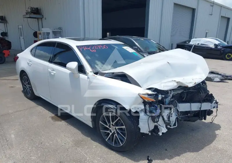 2016 Lexus ES350 photo