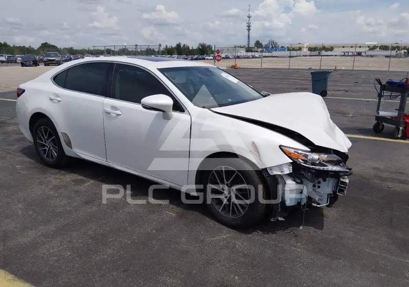 2016 Lexus ES350 photo