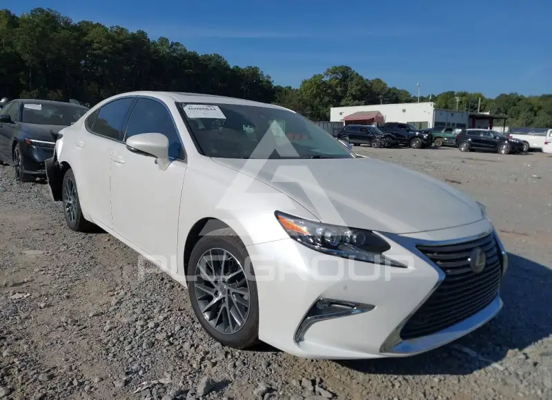 2016 Lexus ES350 photo