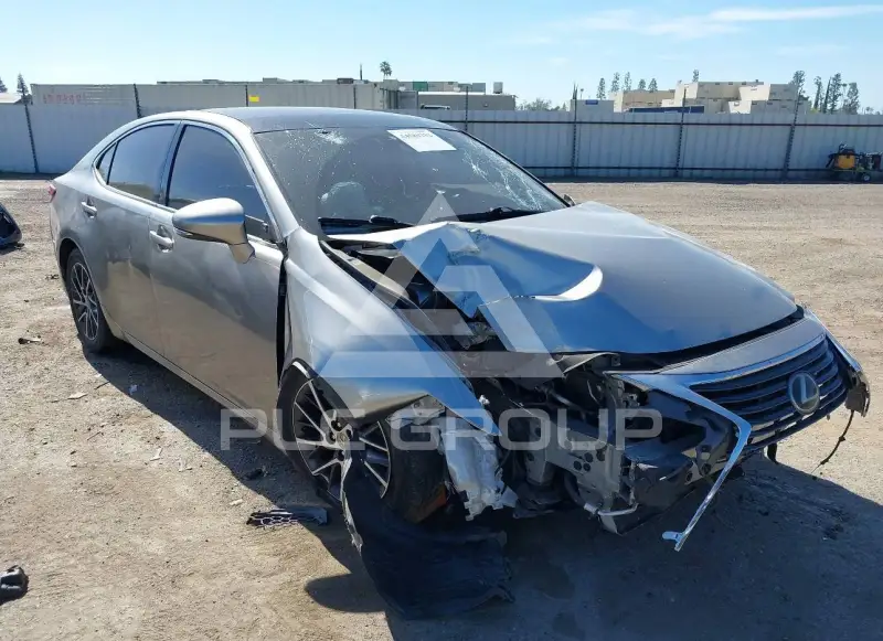 2016 Lexus ES350 photo