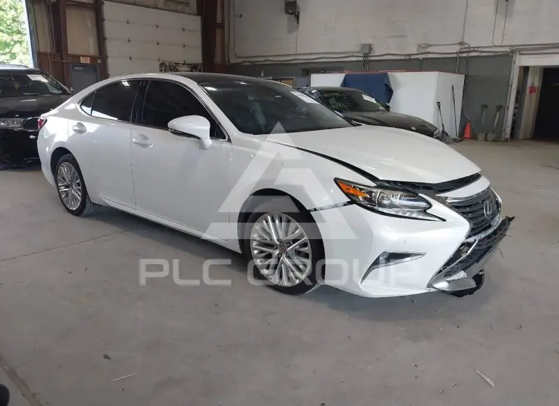 2016 Lexus ES350 photo