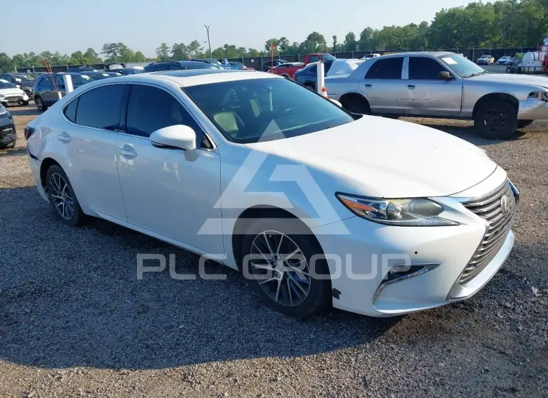 2016 Lexus ES350 photo