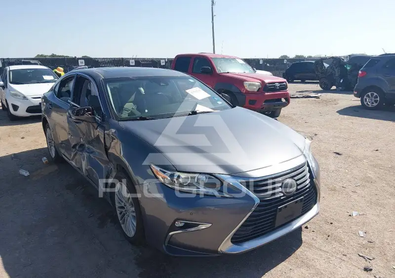 2016 Lexus ES350 photo