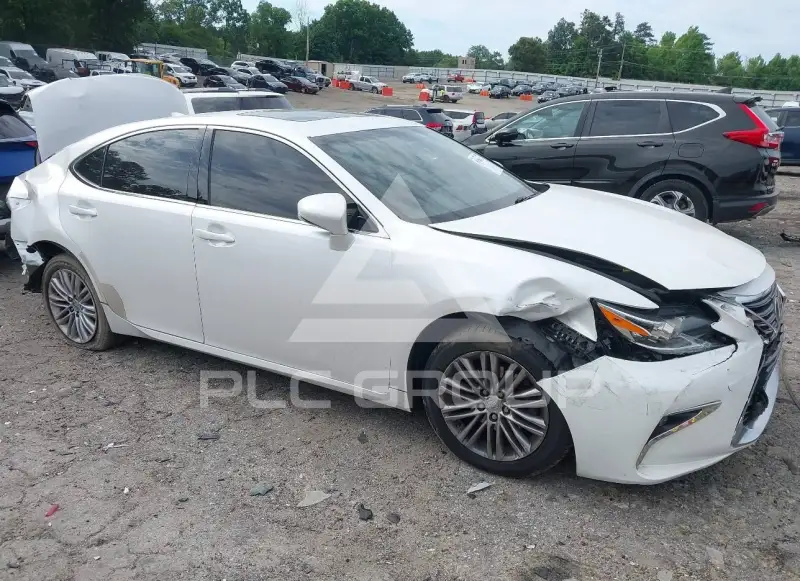 2016 Lexus ES350 photo