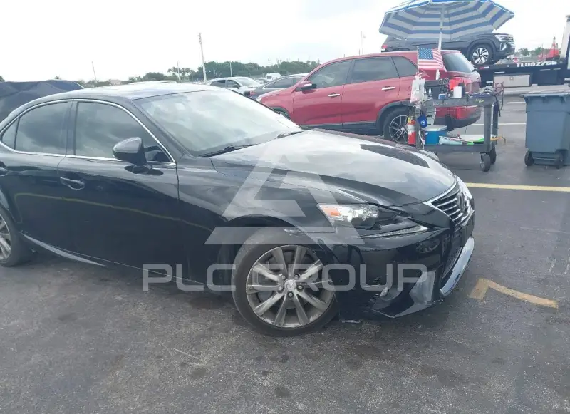 2016 Lexus IS300 photo