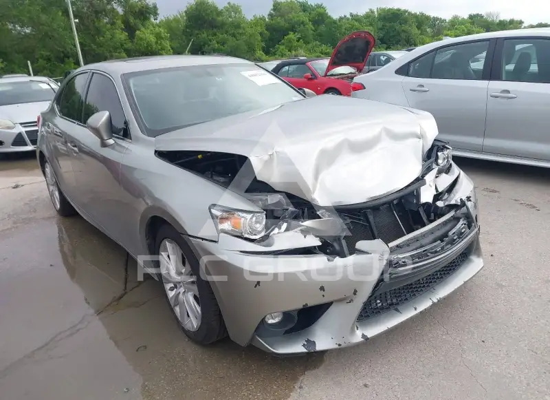 2016 Lexus IS200 фото