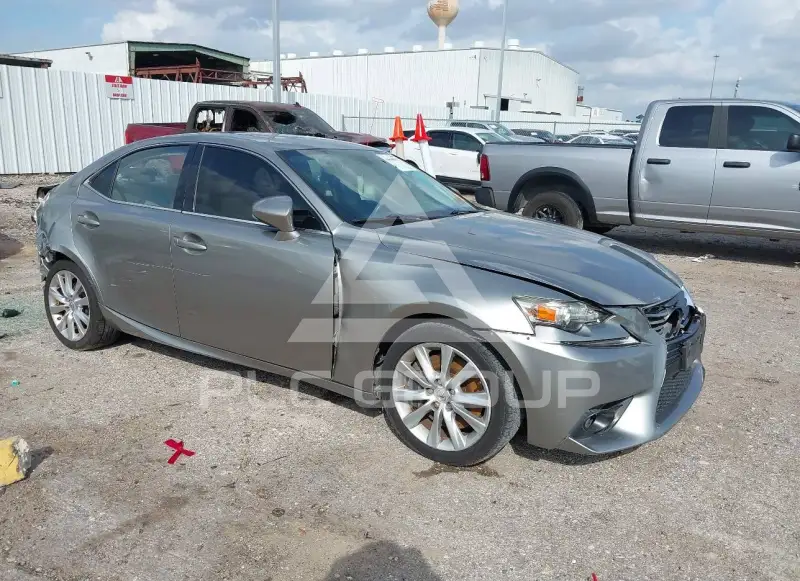 2016 Lexus IS200 фото