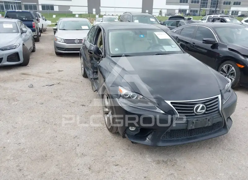 2016 Lexus IS350 фото