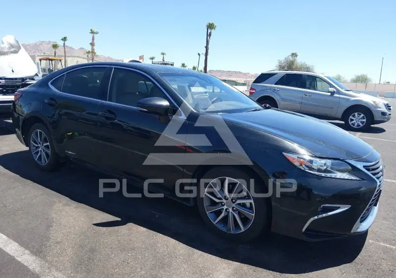 2016 Lexus ES300 photo