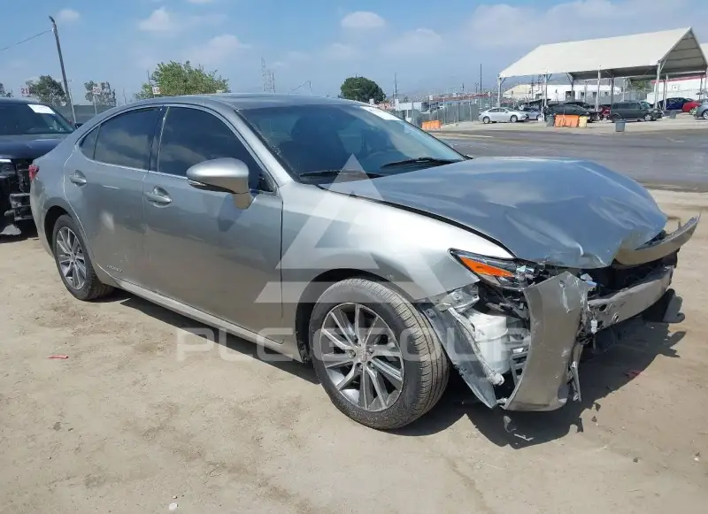 2016 Lexus ES300 photo