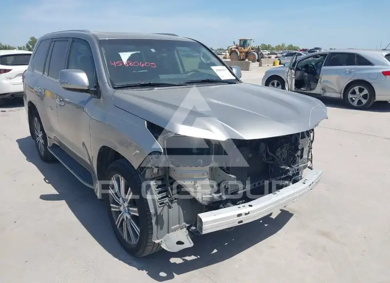 2016 Lexus LX570 photo