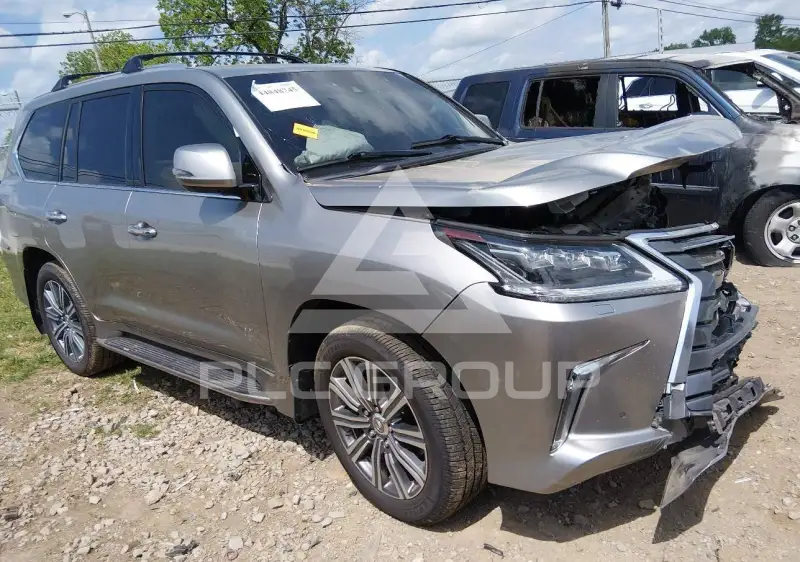 2016 Lexus LX570 photo
