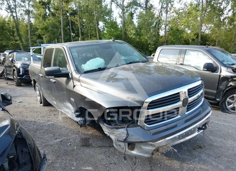 2016 RAM 1500 photo