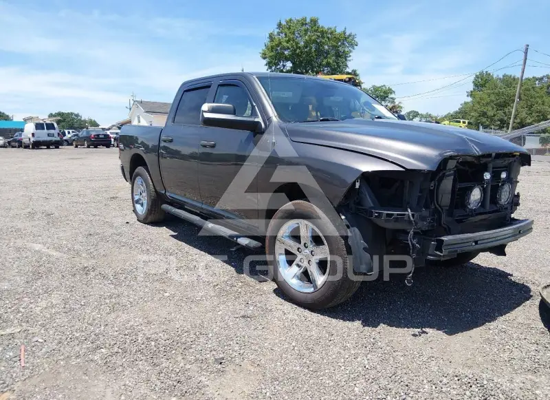 2016 RAM 1500 photo