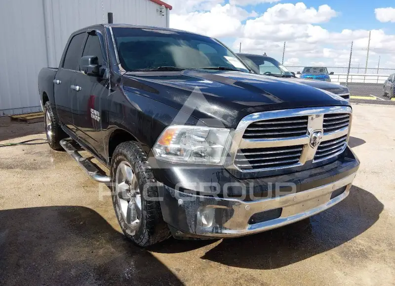 2016 RAM 1500 photo