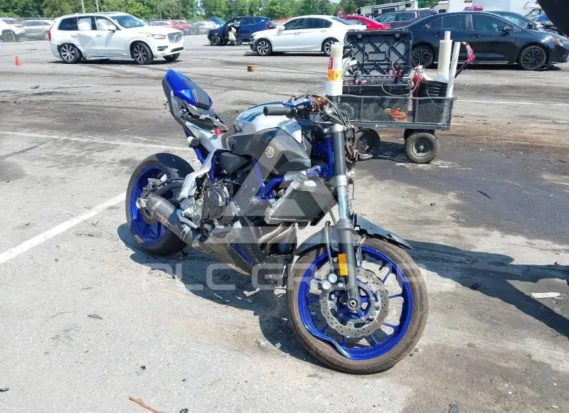 2016 Yamaha FZ07 фото