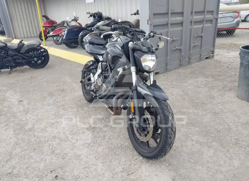 2016 Yamaha FZ07 фото