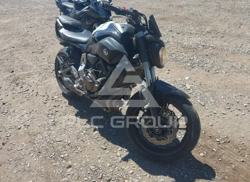 2016 Yamaha FZ07 фото