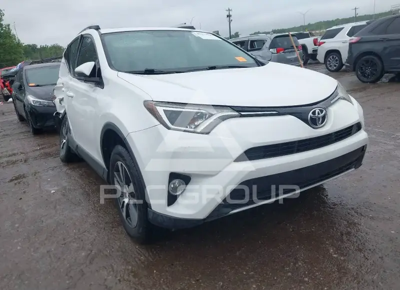 2016 Toyota RAV4 фото