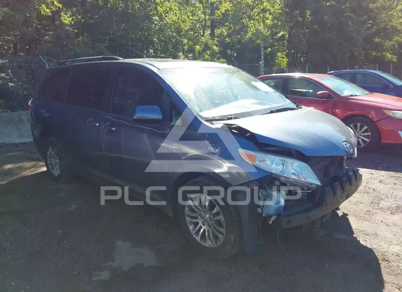 2016 Toyota SIENNA photo